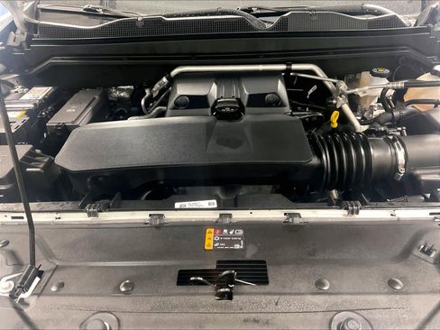 Used 2024 Chevrolet Colorado Z71 w/ Z71 Convenience Package 2 image 33