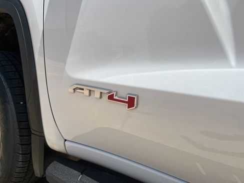 Used 2024 GMC Sierra 1500 AT4 w/ Technology Package AWD/4WD image 11