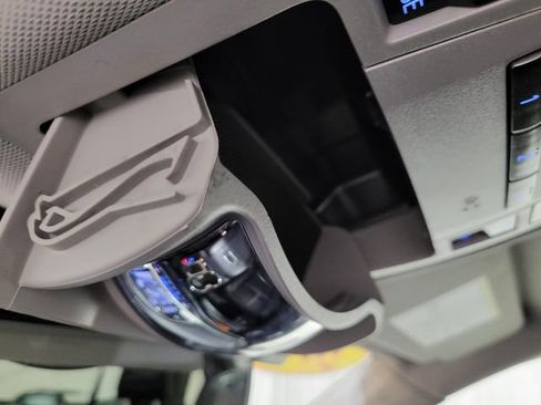 Used 2018 Toyota Highlander XLE image 40