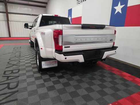 Used 2017 Ford F350 Platinum w/ Platinum Ultimate Package AWD/4WD image 11