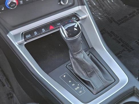 Used 2025 Audi Q3 2.0T Premium image 12