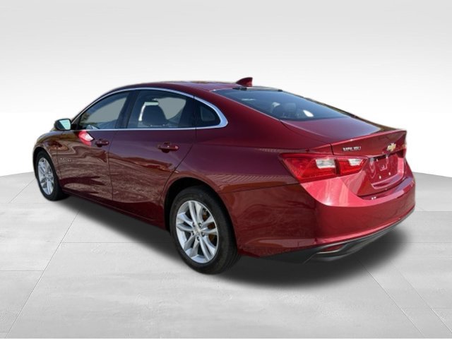 Used 2018 Chevrolet Malibu LT FWD image 2