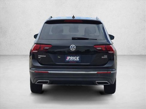 Used 2018 Volkswagen Tiguan SEL AWD/4WD image 7