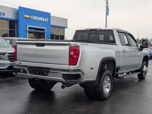 Used 2022 Chevrolet Silverado 3500 LT w/ Convenience Package image 3