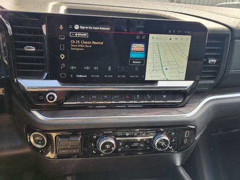 Used 2025 GMC Sierra 1500 SLT w/ SLT Premium Plus Package image 13