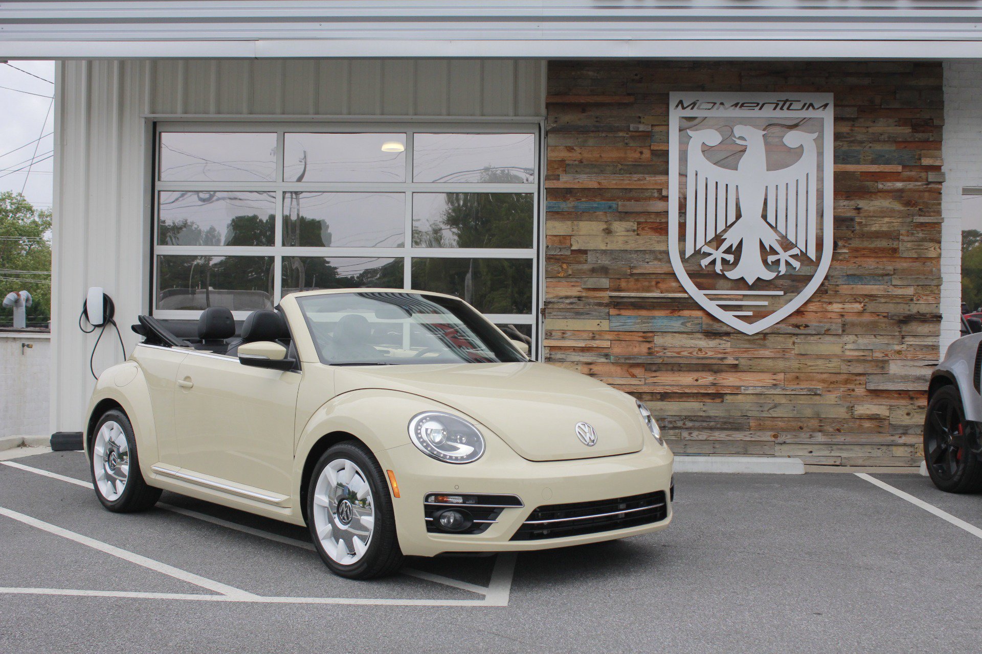 Used 2019 Volkswagen Beetle 2.0T S FWD image 78