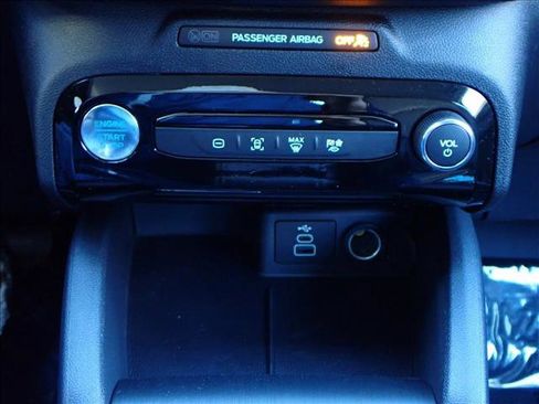 New 2026 Ford Escape SE w/ Class II Trailer Tow Package FWD image 21