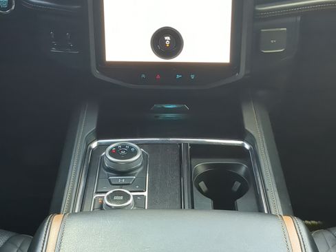 Certified 2023 Ford Expedition Platinum AWD/4WD image 17