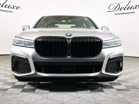 Used 2020 BMW 750i xDrive w/ Executive Package image 2