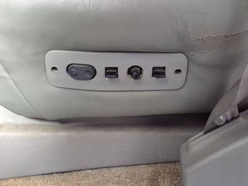 Used 1999 Chevrolet Suburban 2WD w/ Preferred Equipment Group 3 image 15