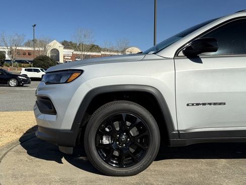 New 2026 Jeep Compass Latitude image 11