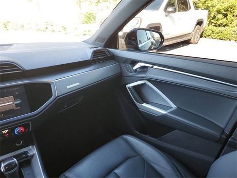 Used 2023 Audi Q3 2.0T Premium image 54
