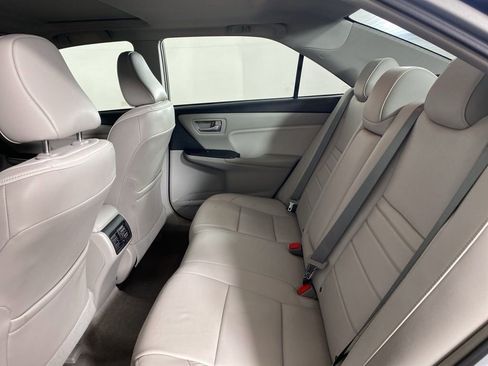 Used 2015 Toyota Camry XLE w/ Moonroof Package FWD image 19