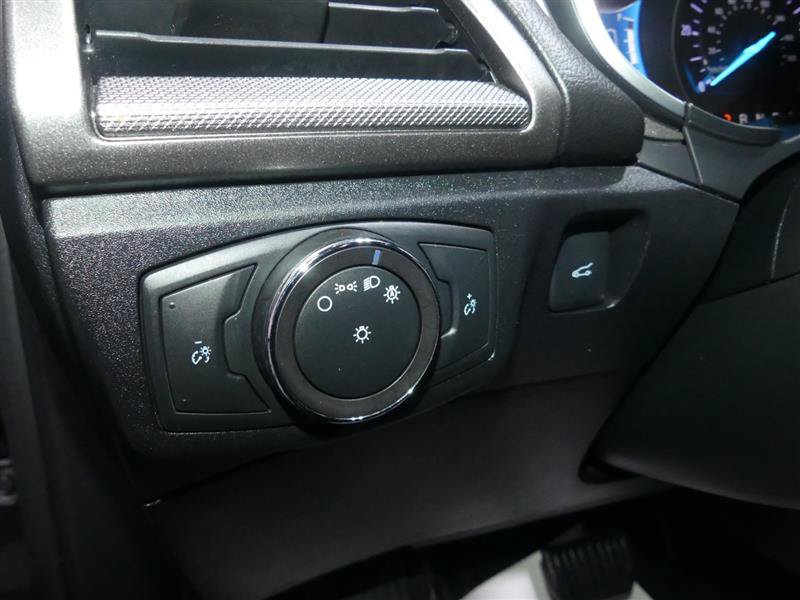 Used 2019 Ford Fusion SE FWD image 27