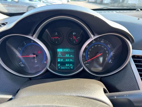 Used 2015 Chevrolet Cruze LT image 16