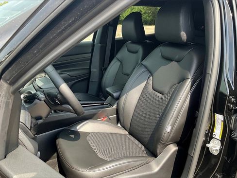 New 2025 Jeep Compass Latitude w/ Convenience Group image 9