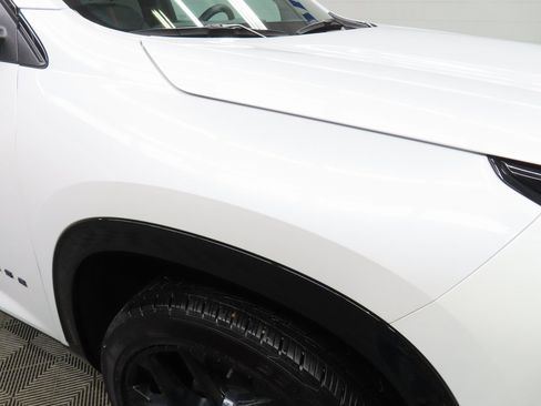 Used 2024 Chevrolet Traverse RS w/ LPO, Floor Liner Package image 36