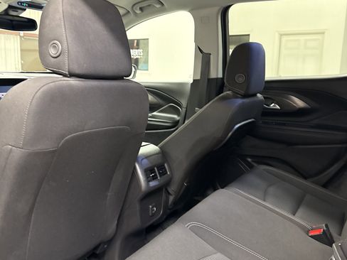 Used 2024 GMC Terrain SLE image 19