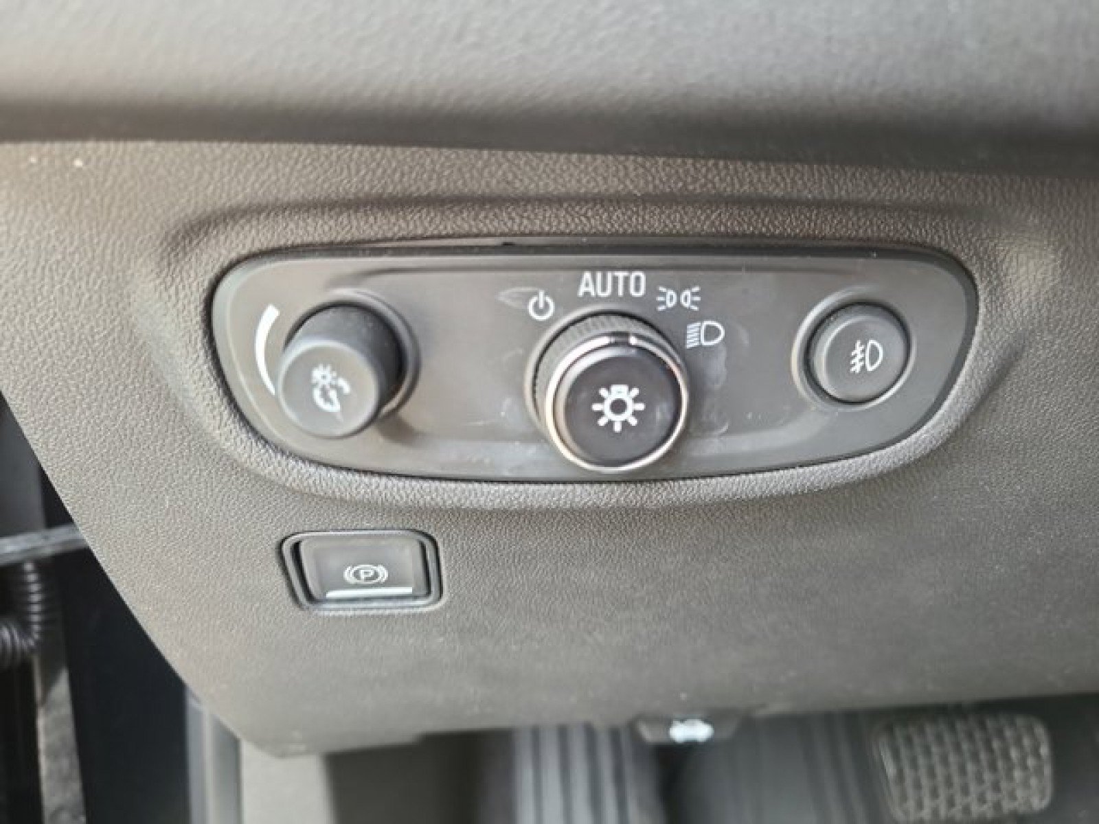 Used 2021 GMC Terrain SLT w/ Infotainment Package II AWD/4WD image 34
