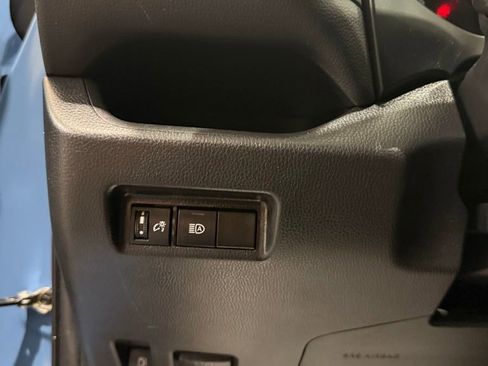 Used 2022 Toyota RAV4 SE AWD/4WD image 6