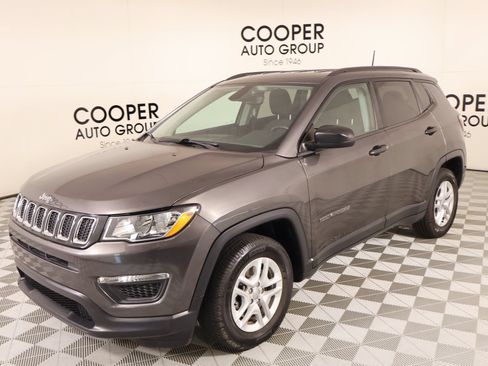 Used 2018 Jeep Compass Sport w/ Cold Weather Group FWD image 10