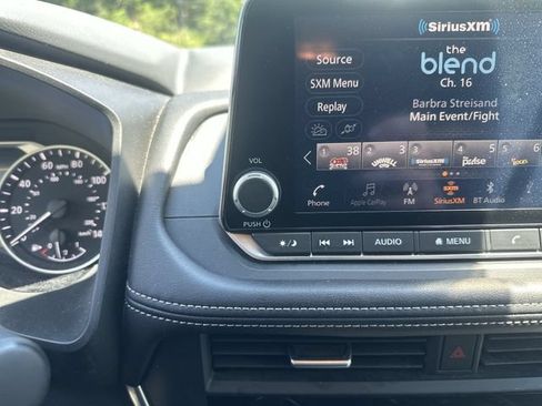 Used 2025 Nissan Rogue SV AWD/4WD image 14