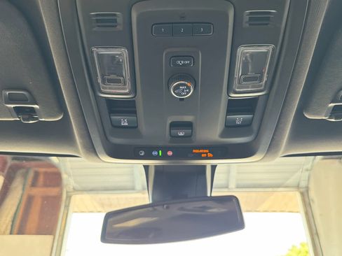 Used 2021 GMC Yukon XL SLT image 47