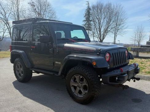 Used 2017 Jeep Wrangler Rubicon image 3