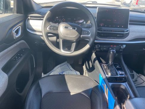 Used 2024 Jeep Compass Latitude AWD/4WD image 10