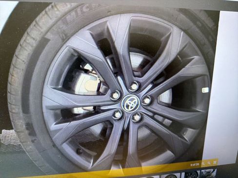 Used 2025 Toyota Sienna XSE FWD image 9
