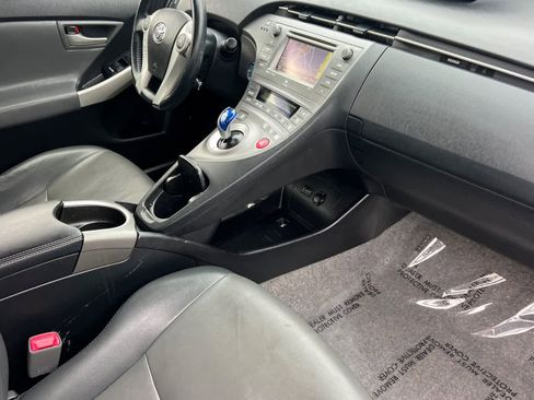 Used 2013 Toyota Prius Four image 16