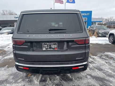 Used 2022 Jeep Wagoneer Series III w/ Flexible Seating Group image 15