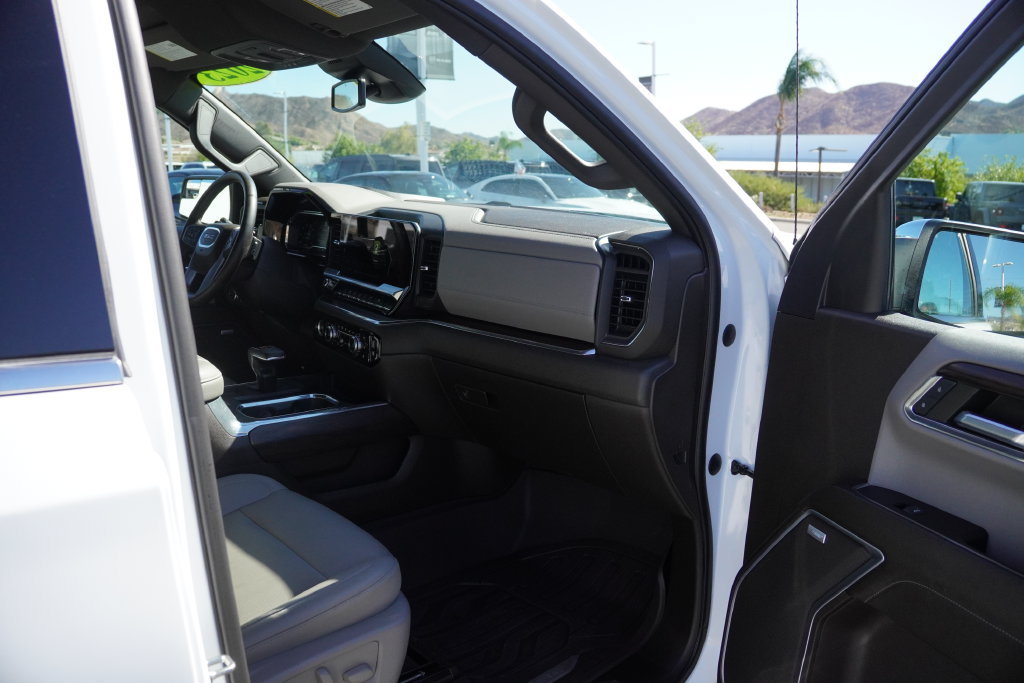 Used 2023 GMC Sierra 1500 SLT w/ SLT Convenience Package AWD/4WD image 35