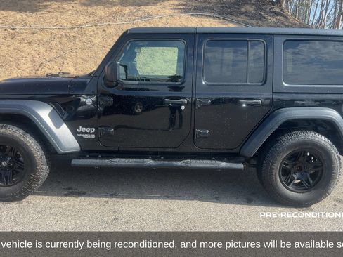 Used 2018 Jeep Wrangler Unlimited Sport S AWD/4WD image 9