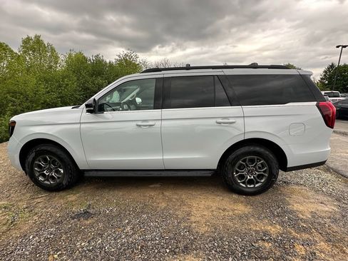 New 2026 Ford Expedition Active AWD/4WD image 2