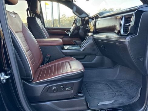 Used 2024 GMC Sierra 2500 Denali Ultimate w/ Max Trailering Package image 11