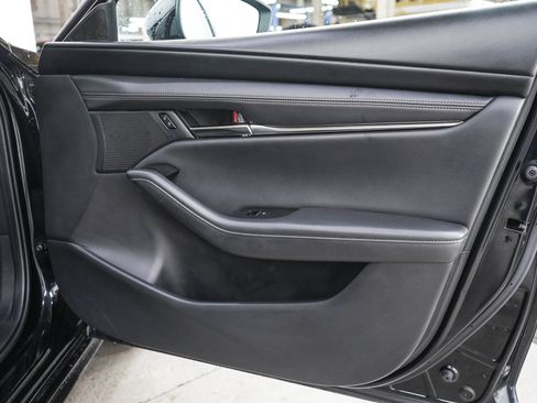 Used 2025 MAZDA MAZDA3 s FWD image 9