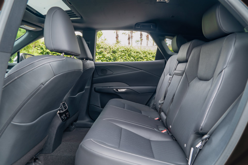 New 2026 Lexus RX 350 Premium w/ Accessory Package (Z1) FWD image 18