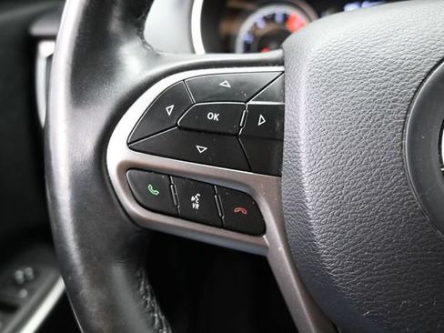 Used 2020 Jeep Cherokee Latitude Plus w/ Cold Weather Group AWD/4WD image 28