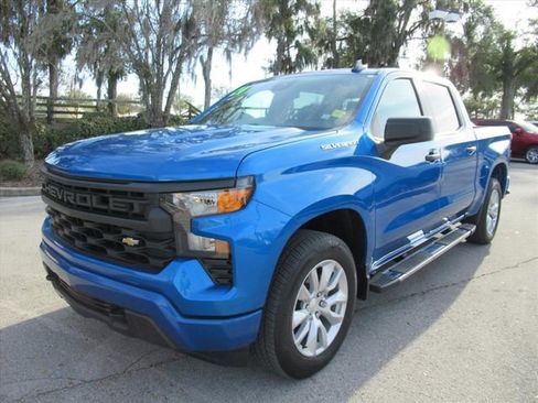 Used 2024 Chevrolet Silverado 1500 Custom image 3