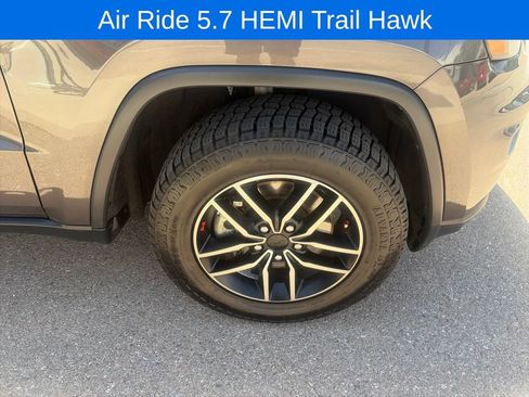 Used 2021 Jeep Grand Cherokee Trailhawk w/ Premium Lighting Group AWD/4WD image 57