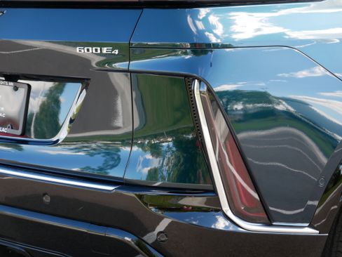 New 2026 Cadillac Lyriq Premium Luxury image 15