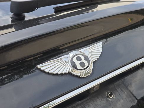 Used 2018 Bentley Bentayga AWD/4WD image 35