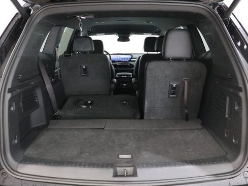 Used 2025 Buick Enclave Preferred FWD image 32