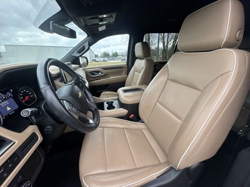 Used 2021 Chevrolet Suburban Premier image 11