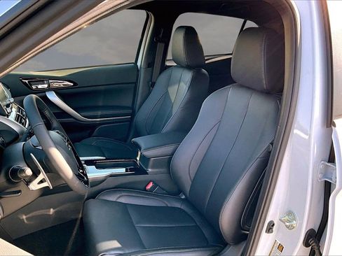 New 2025 Mitsubishi Eclipse Cross AWD image 9