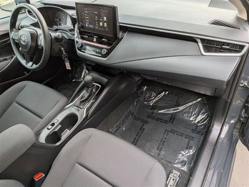 Used 2025 Toyota Corolla LE image 29