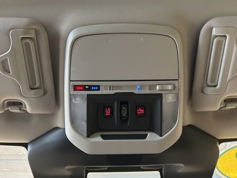 Used 2023 Subaru Forester Premium image 18