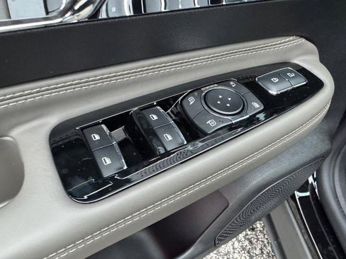 New 2026 Lincoln Corsair Reserve image 17