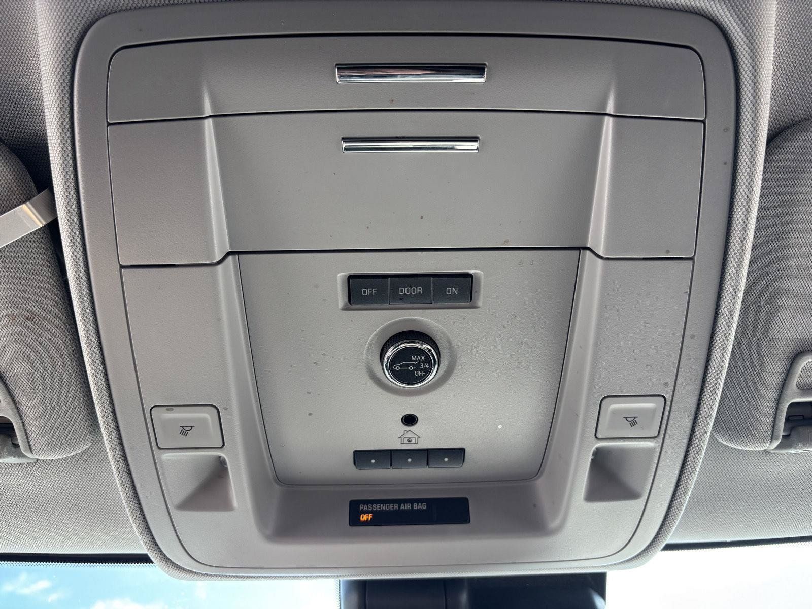 Used 2020 Chevrolet Suburban LT AWD/4WD image 26